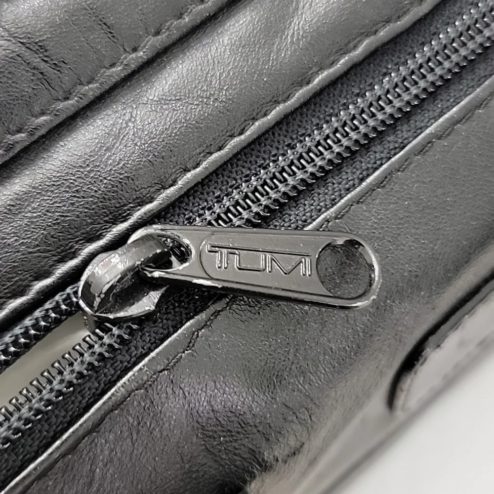 TUMI Black Leather Expandable Padded Laptop Briefcase Messenger Bag Vintage